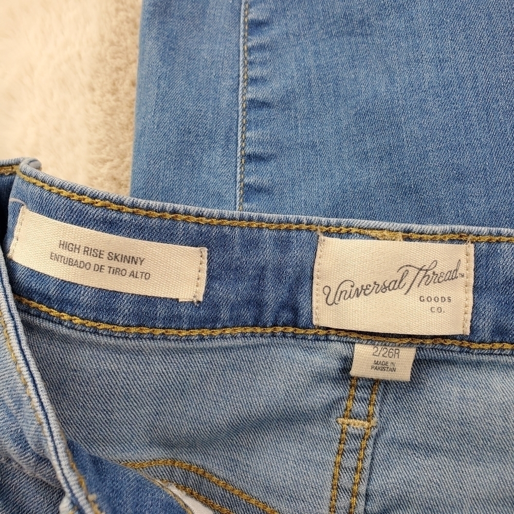 Universal Thread High Rise Skinny 2/26R - Picture 2 of 5